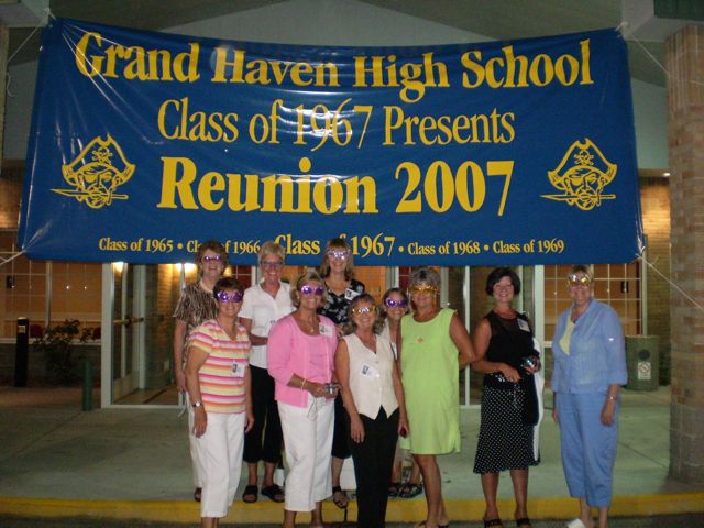 Carole, Joann, Jeanne, Germaine, Carol, Yvonne, Vicki, D (1)